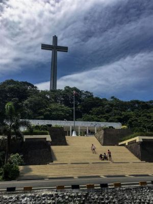 ¡Sumérgete en la magia ancestral del Templo de Dambana ng Ilog! Un tesoro histórico Filipino con aires místicos.