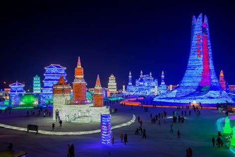 ¡Sumérgete en la magia invernal del Palacio de Hielo de Harbin! Esculturas impresionantes y un paraíso helado para los amantes del invierno