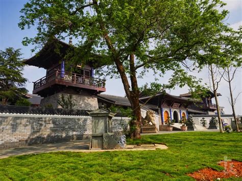  ¡Sumérgete en la historia y la belleza natural del Templo de Wenxing en Xiangtan!